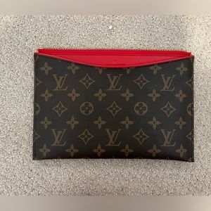 Clutch wallet